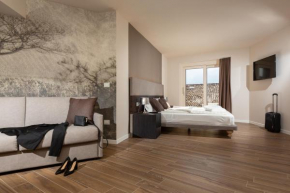 Pace 1954 Hotel Arco